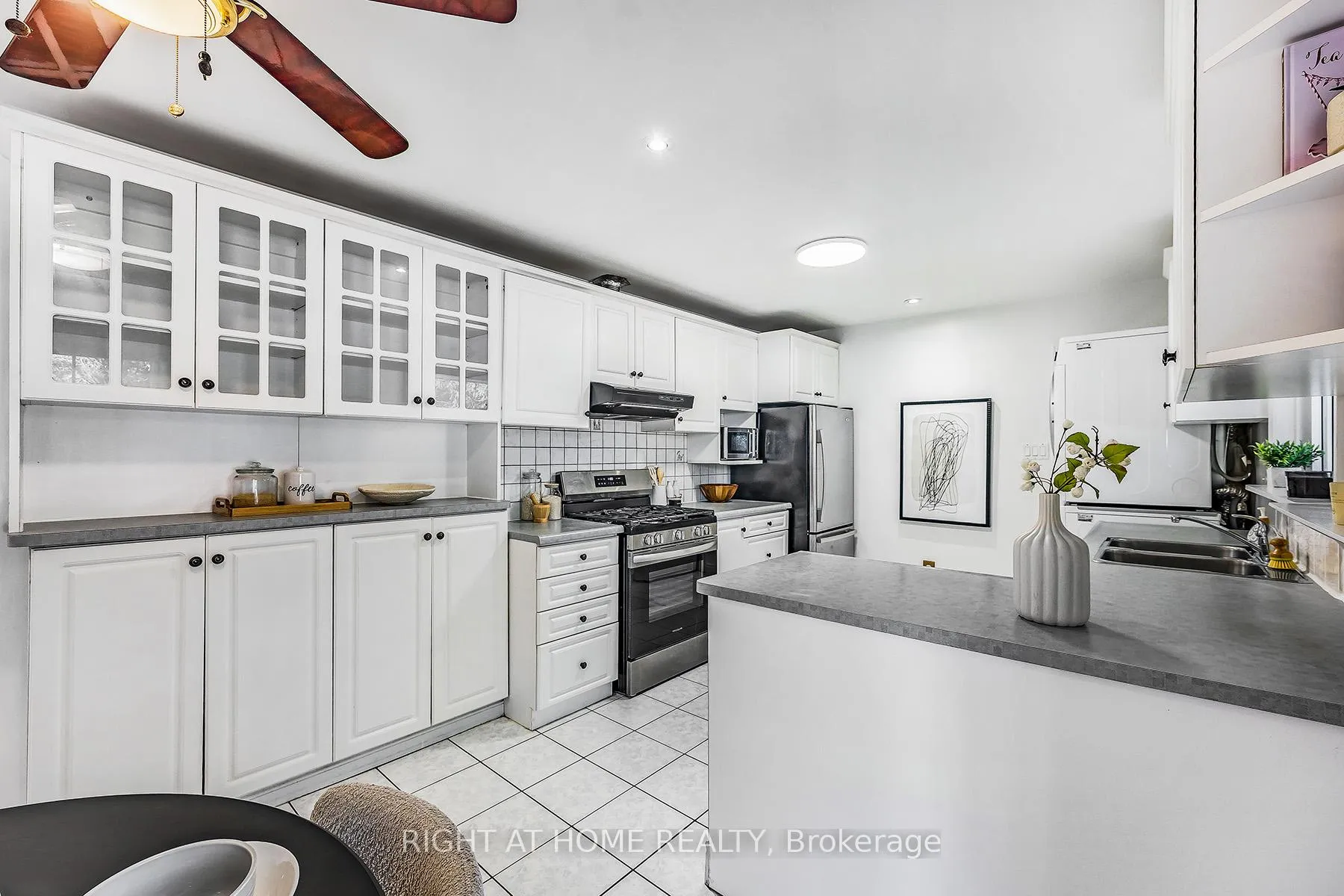 Photo 13 of Unit Main Fl, 25 Hiley Avenue, Ajax, Central West — HOMEH