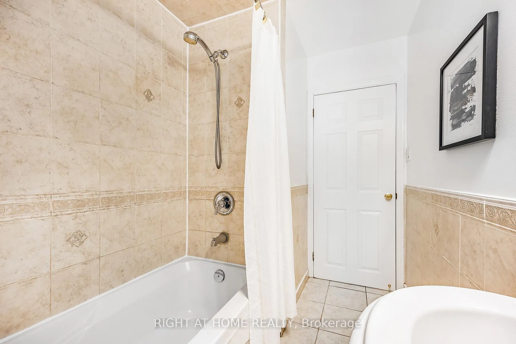 Photo 24 of Unit Main Fl, 25 Hiley Avenue, Ajax, Central West — HOMEH