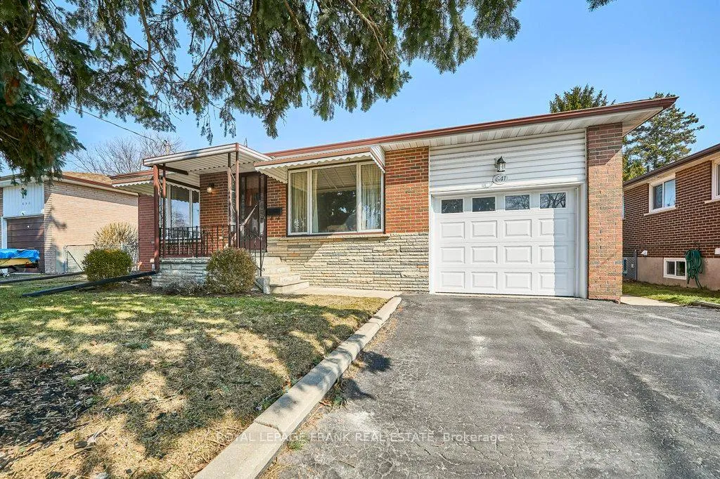Photo 2 of 641 Park Road N, Oshawa, McLaughlin — HOMEH