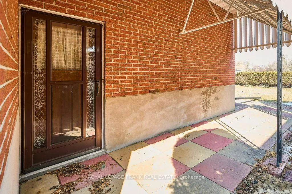 Photo 29 of 641 Park Road N, Oshawa, McLaughlin — HOMEH
