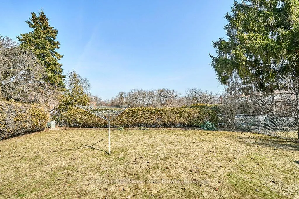 Photo 31 of 641 Park Road N, Oshawa, McLaughlin — HOMEH