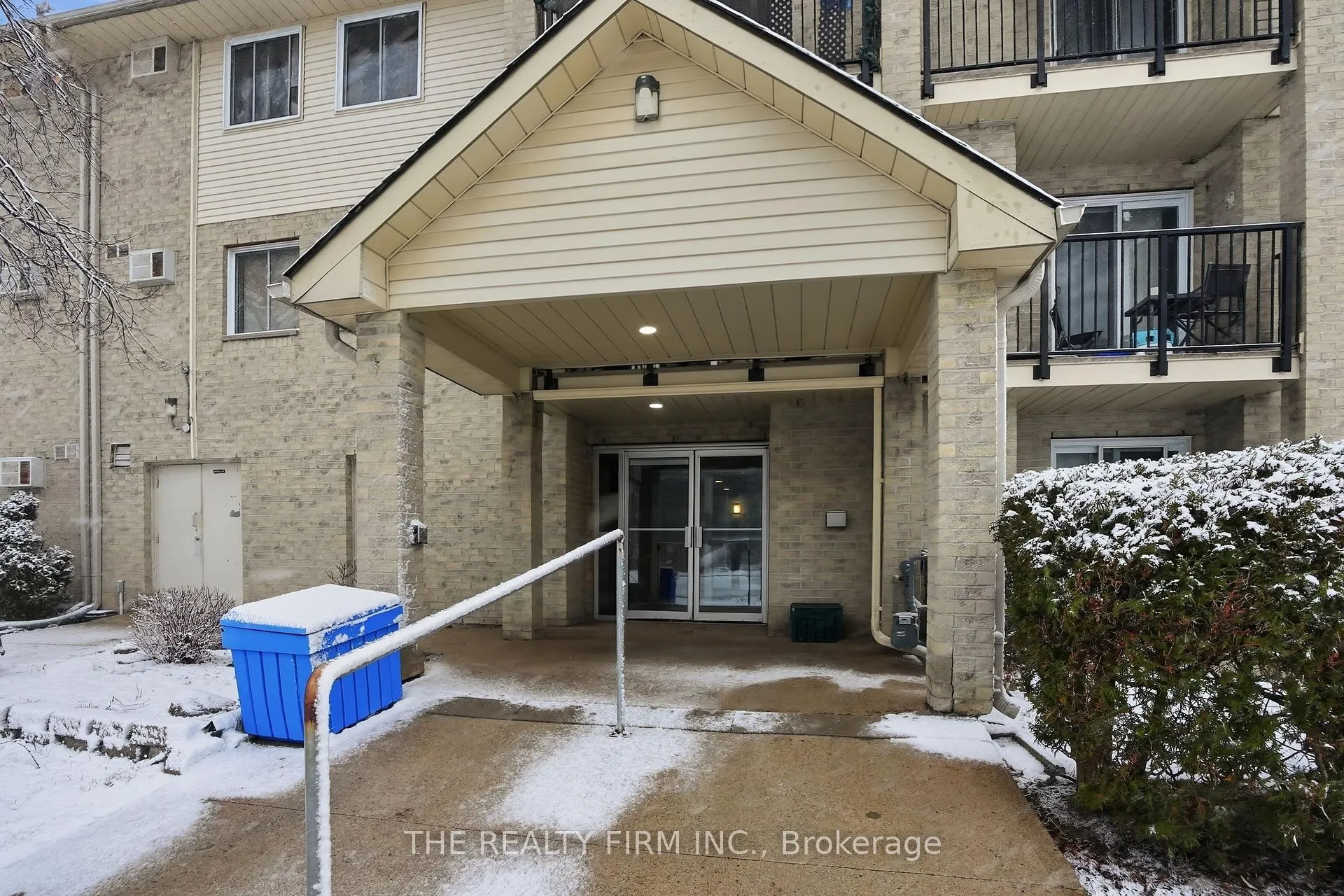 Photo 1 of Unit 310, 735 Deveron Crescent, London, South T — HOMEH