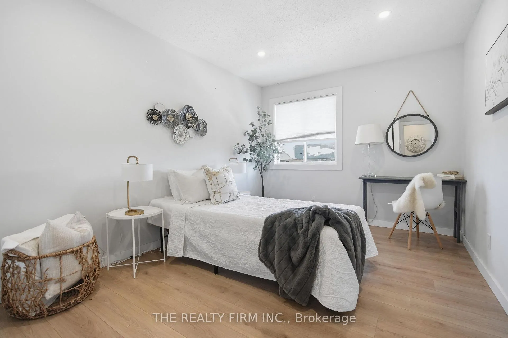 Photo 23 of Unit 310, 735 Deveron Crescent, London, South T — HOMEH