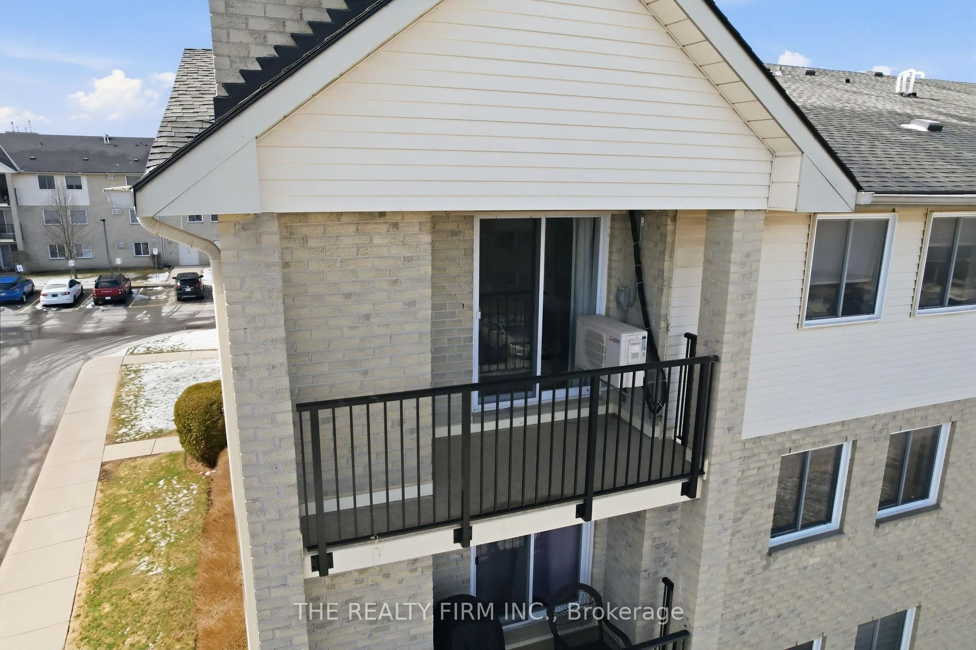 Photo 26 of Unit 310, 735 Deveron Crescent, London, South T — HOMEH