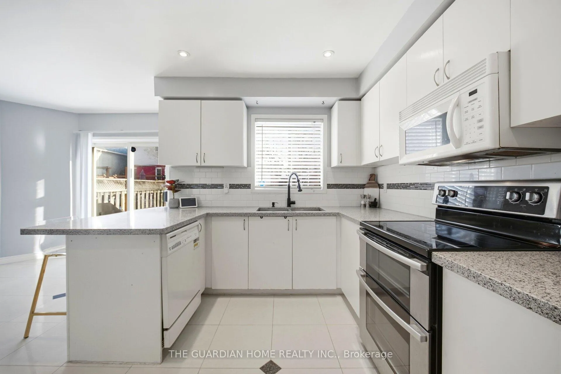 Photo 9 of 24 Hibbard Drive, Ajax, Central — HOMEH