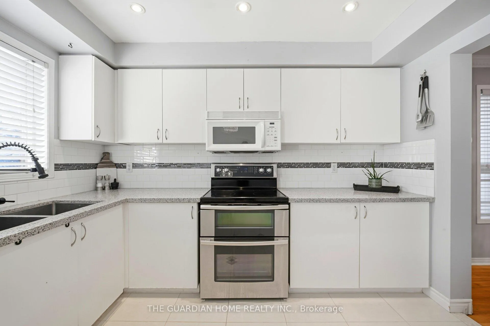 Photo 10 of 24 Hibbard Drive, Ajax, Central — HOMEH