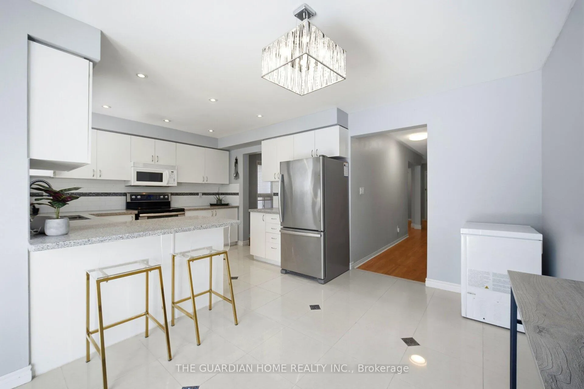 Photo 15 of 24 Hibbard Drive, Ajax, Central — HOMEH
