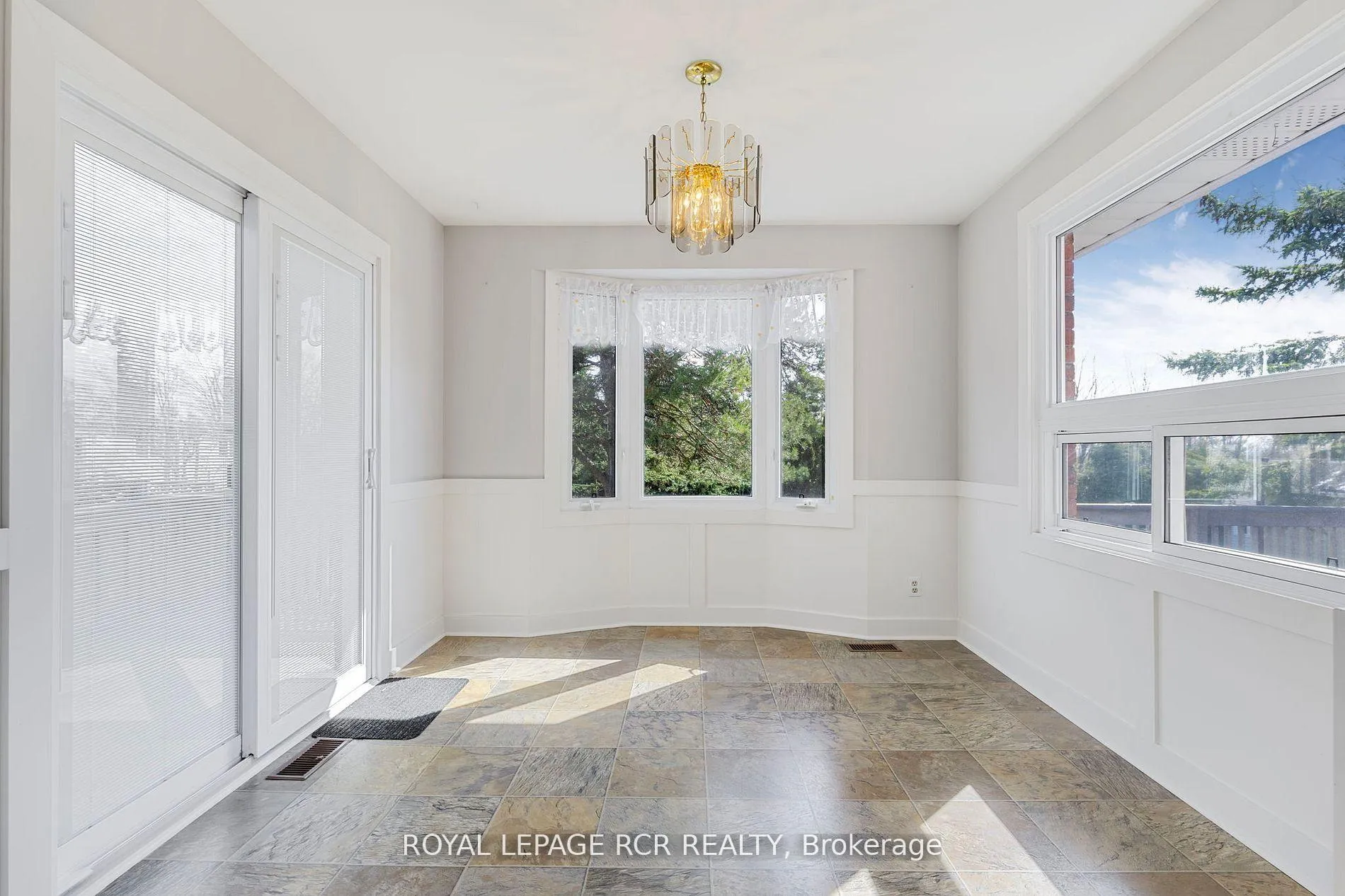 Photo 10 of 80 Woodside Drive, Orillia — HOMEH