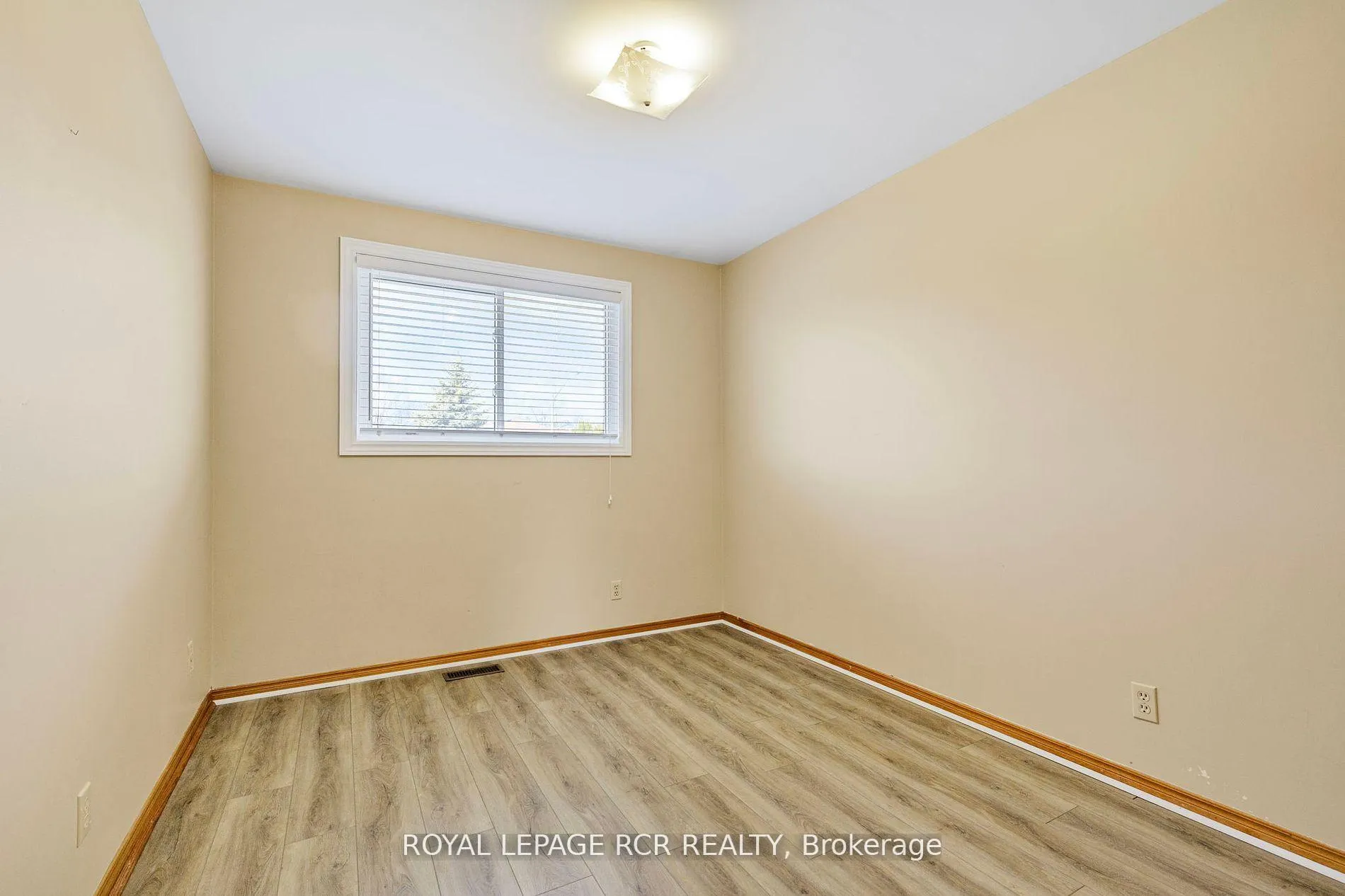 Photo 26 of 80 Woodside Drive, Orillia — HOMEH