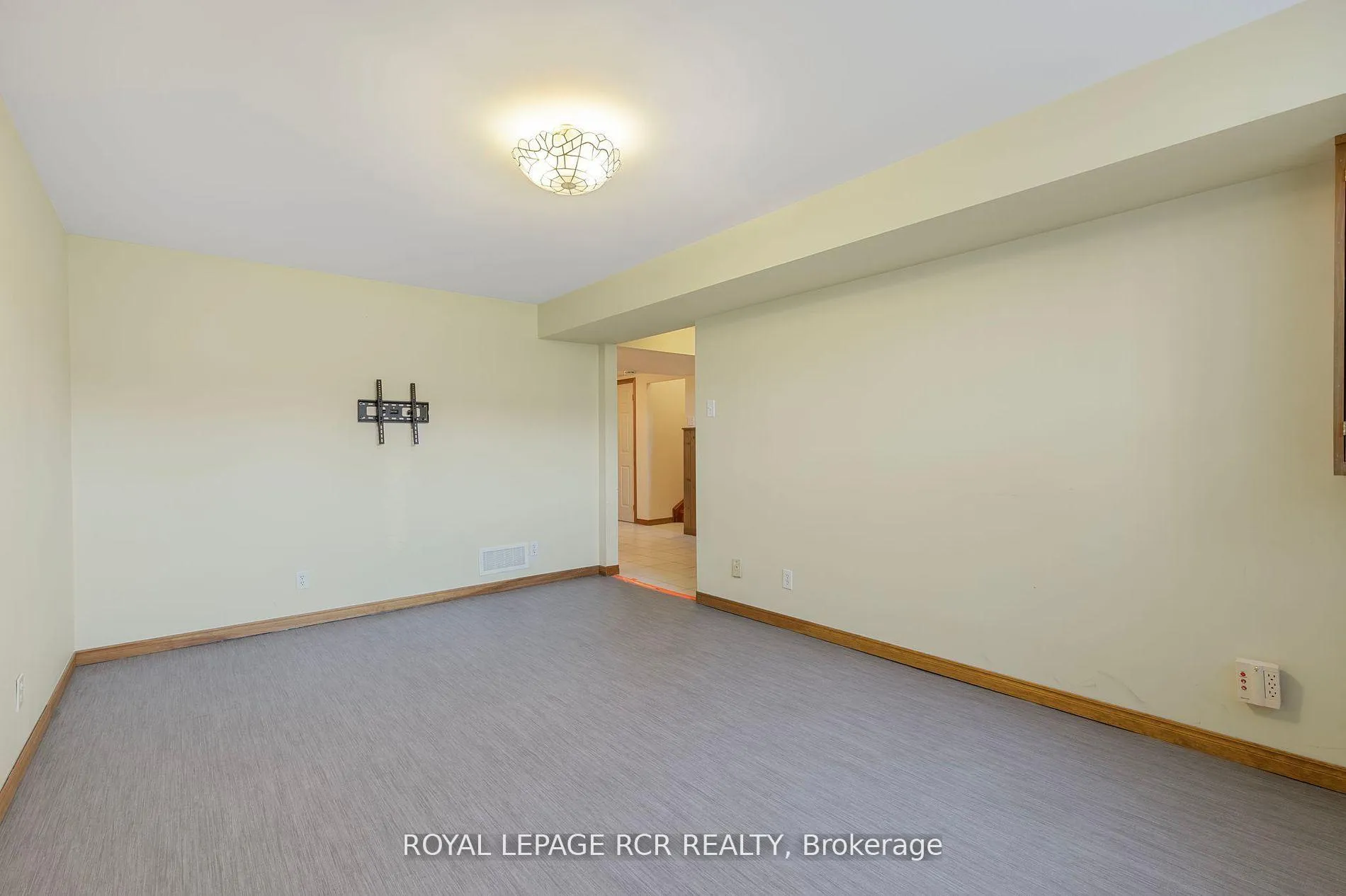 Photo 33 of 80 Woodside Drive, Orillia — HOMEH
