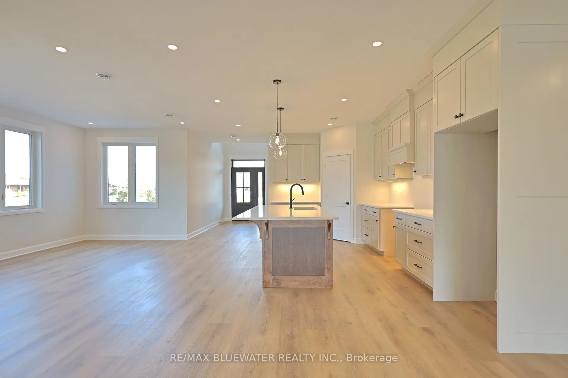 Photo 5 of 72623 Stanley Street, Bluewater, Hay — HOMEH