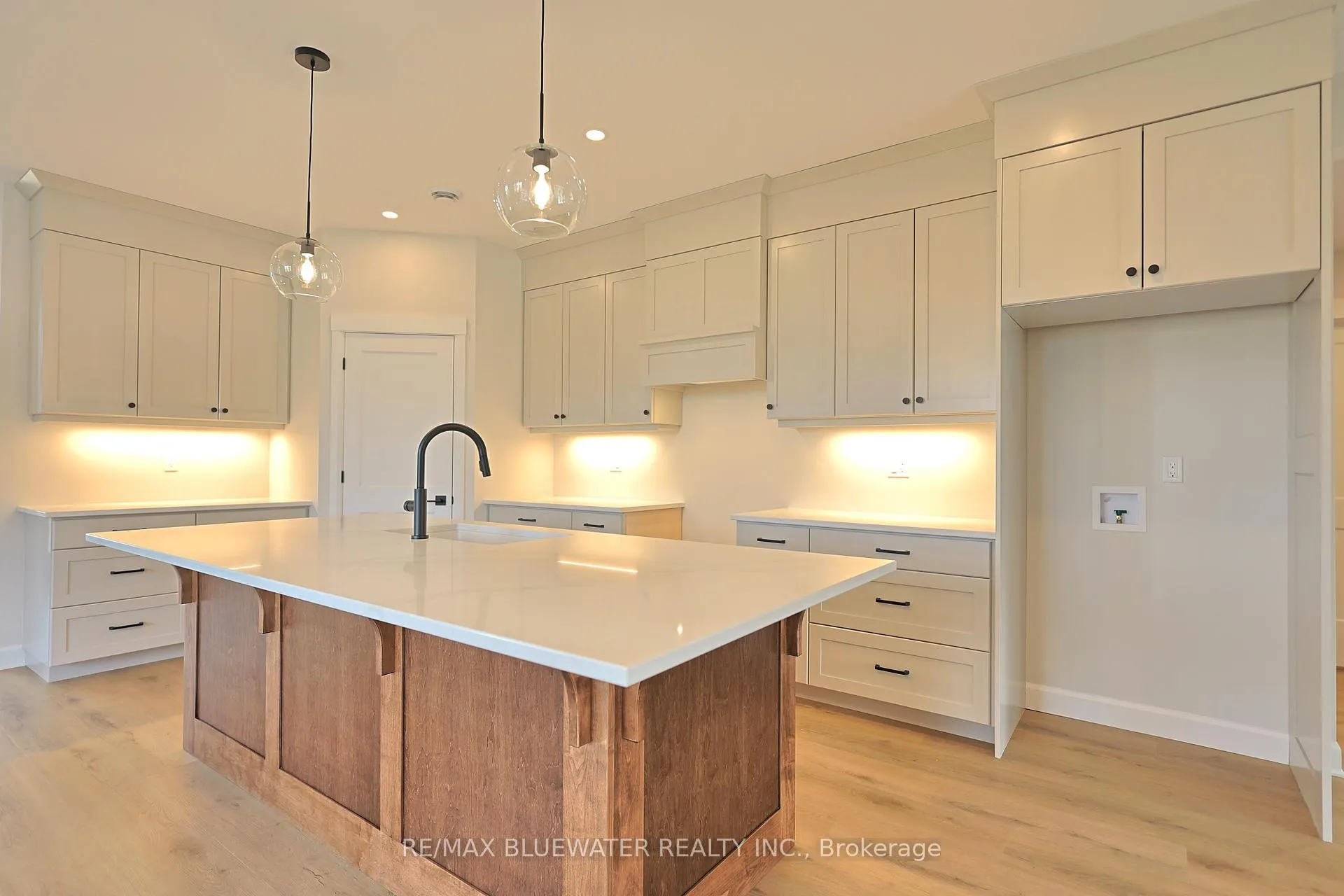 Photo 10 of 72623 Stanley Street, Bluewater, Hay — HOMEH