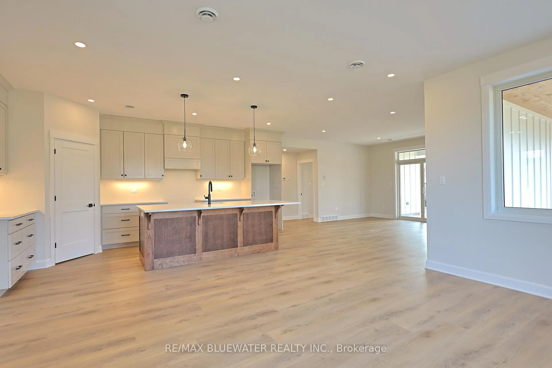 Photo 13 of 72623 Stanley Street, Bluewater, Hay — HOMEH