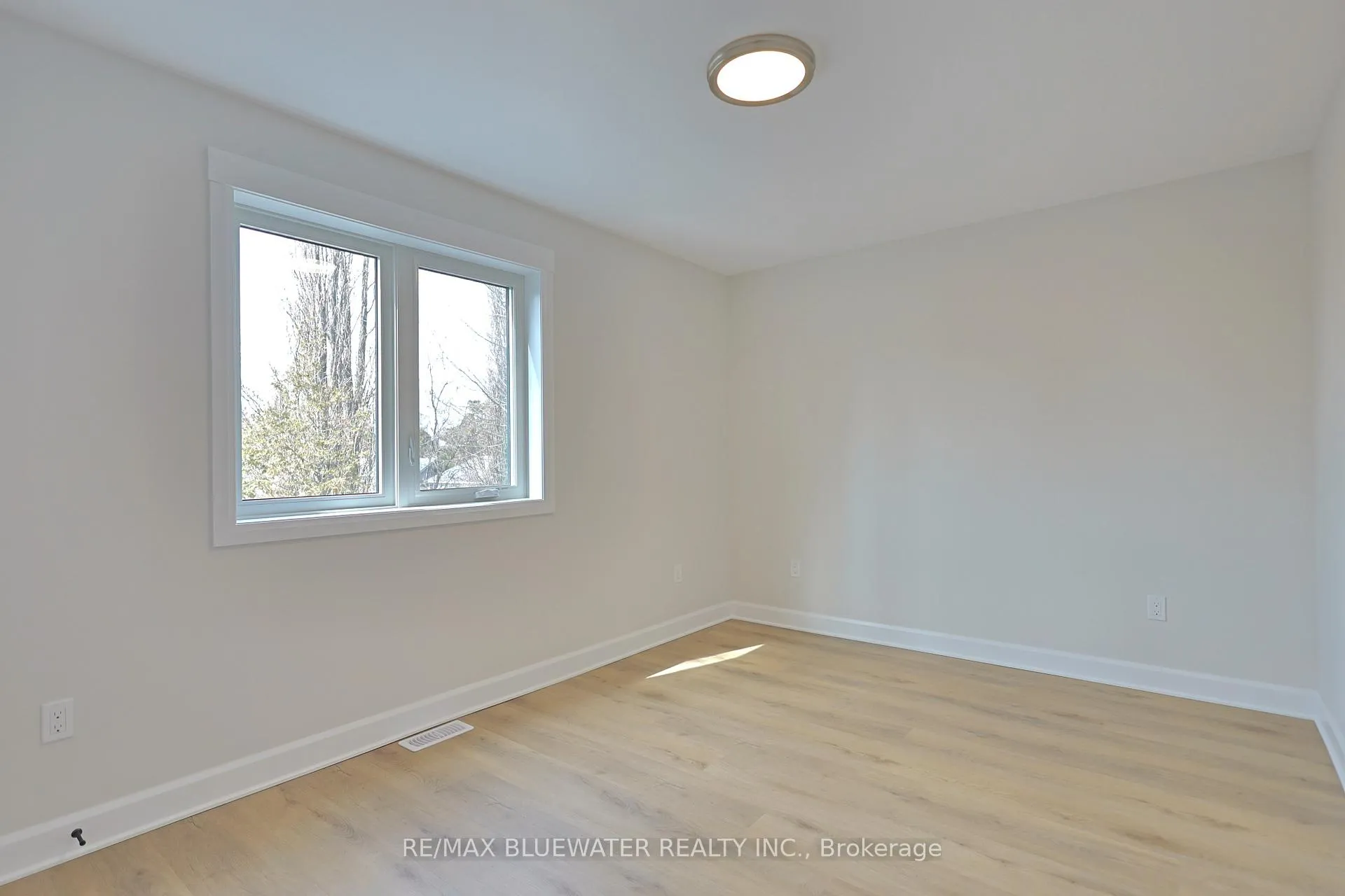 Photo 32 of 72623 Stanley Street, Bluewater, Hay — HOMEH