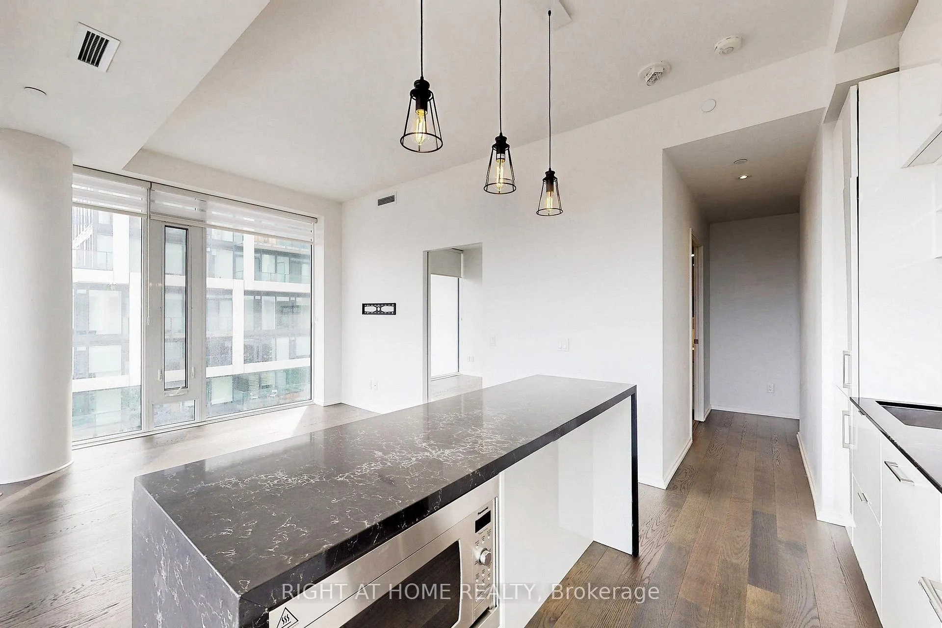 Photo 9 of Unit 905, 5 Soudan Avenue, Toronto, Mount Pleasant West — HOMEH