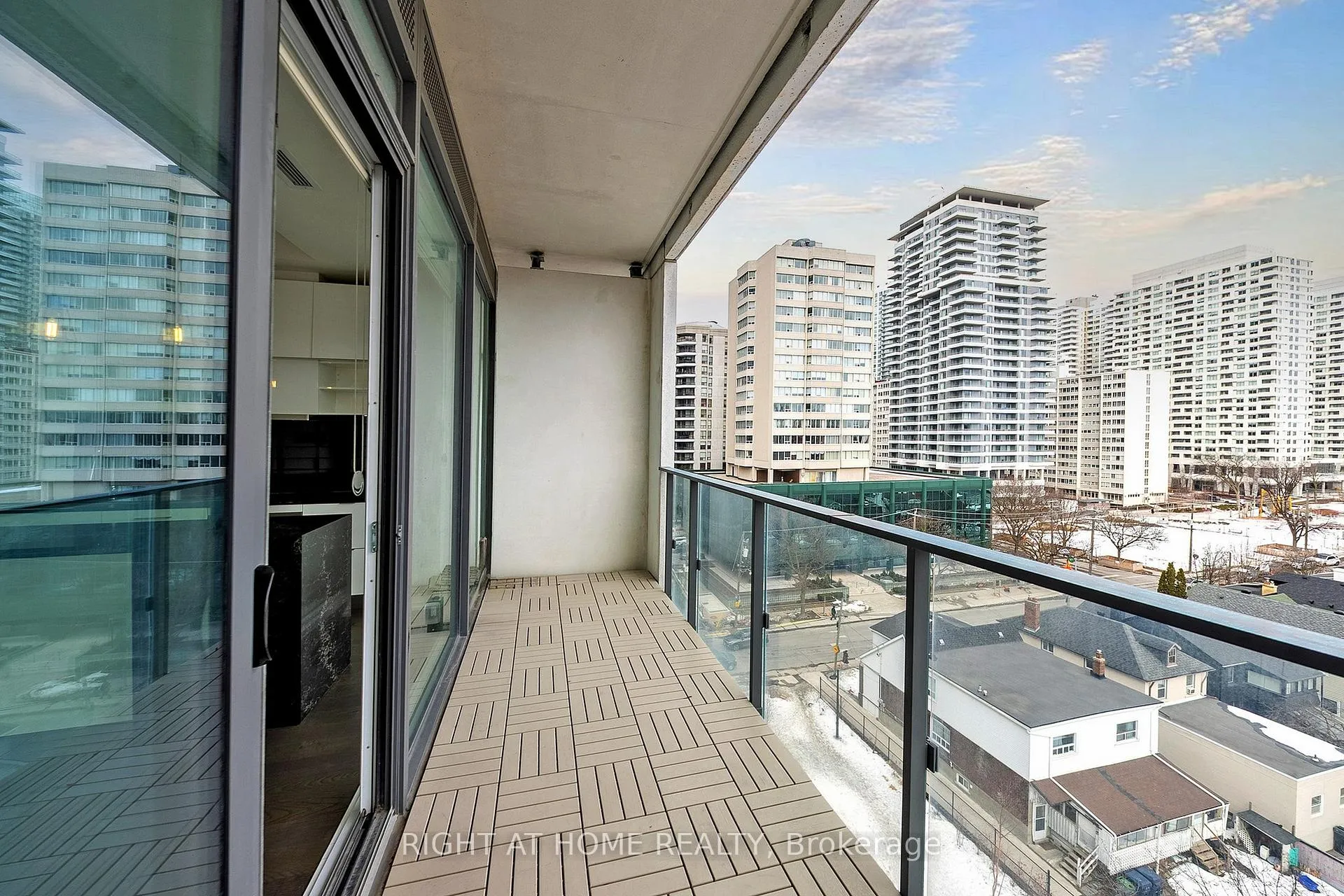 Photo 20 of Unit 905, 5 Soudan Avenue, Toronto, Mount Pleasant West — HOMEH