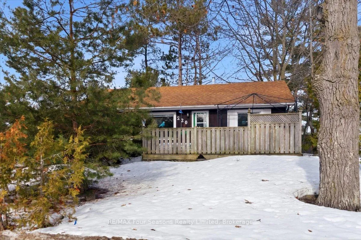 Photo 1 of 220 Old Mosley Street, Wasaga Beach — HOMEH