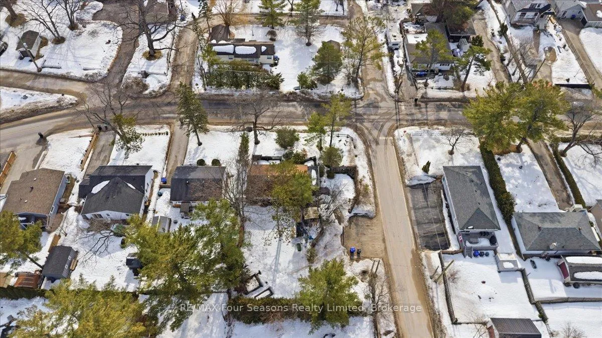 Photo 18 of 220 Old Mosley Street, Wasaga Beach — HOMEH