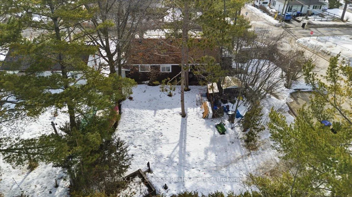 Photo 20 of 220 Old Mosley Street, Wasaga Beach — HOMEH