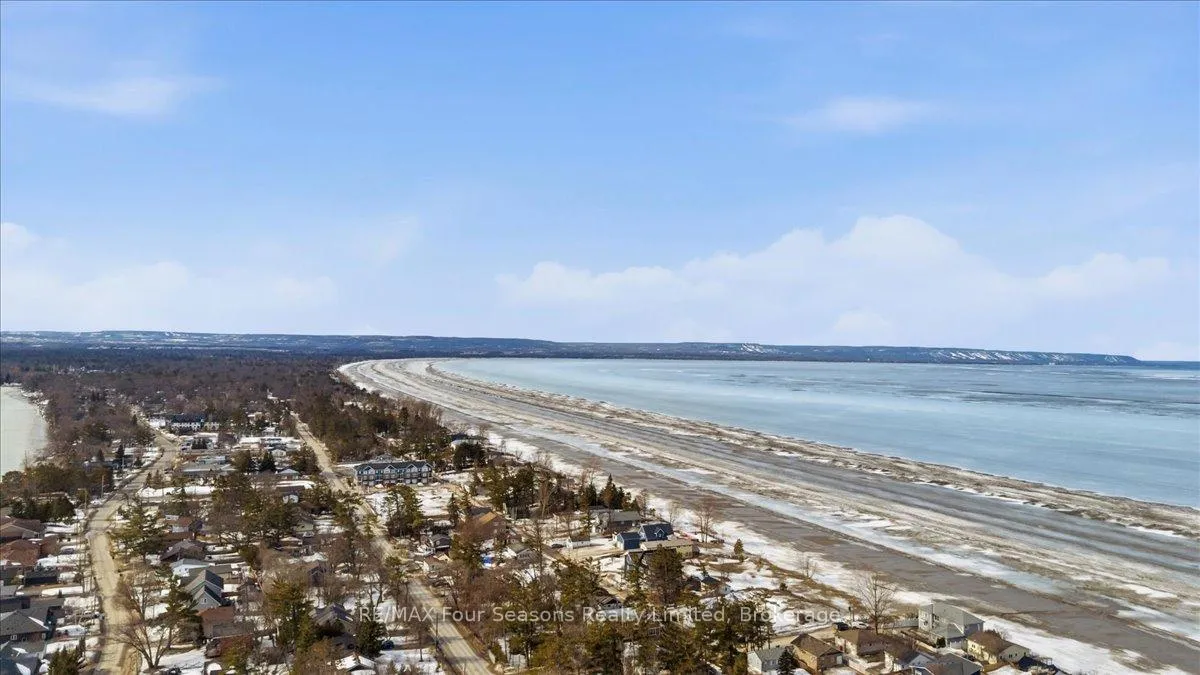 Photo 23 of 220 Old Mosley Street, Wasaga Beach — HOMEH