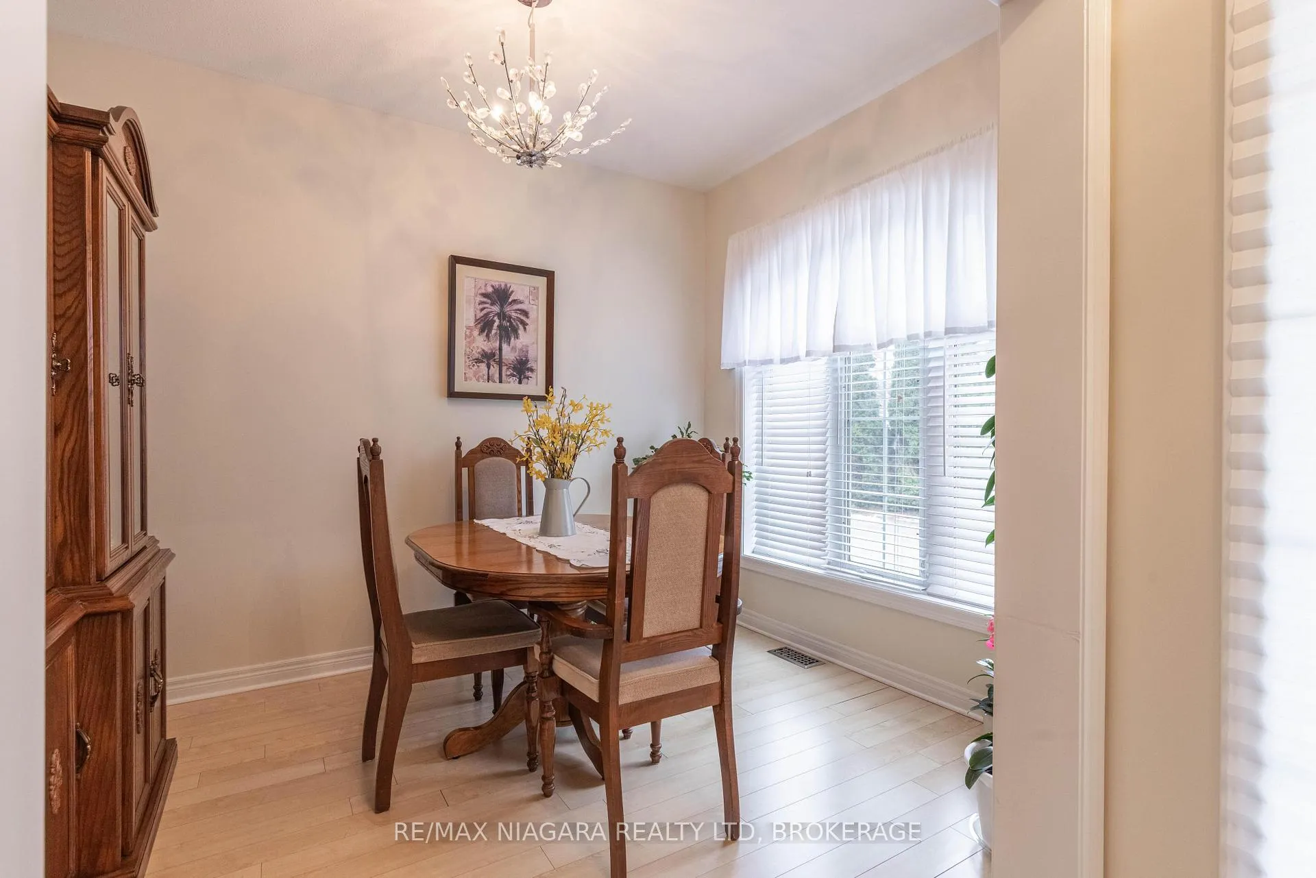 Photo 13 of Unit 13, 8142 Costabile Drive, Niagara Falls, Ascot — HOMEH