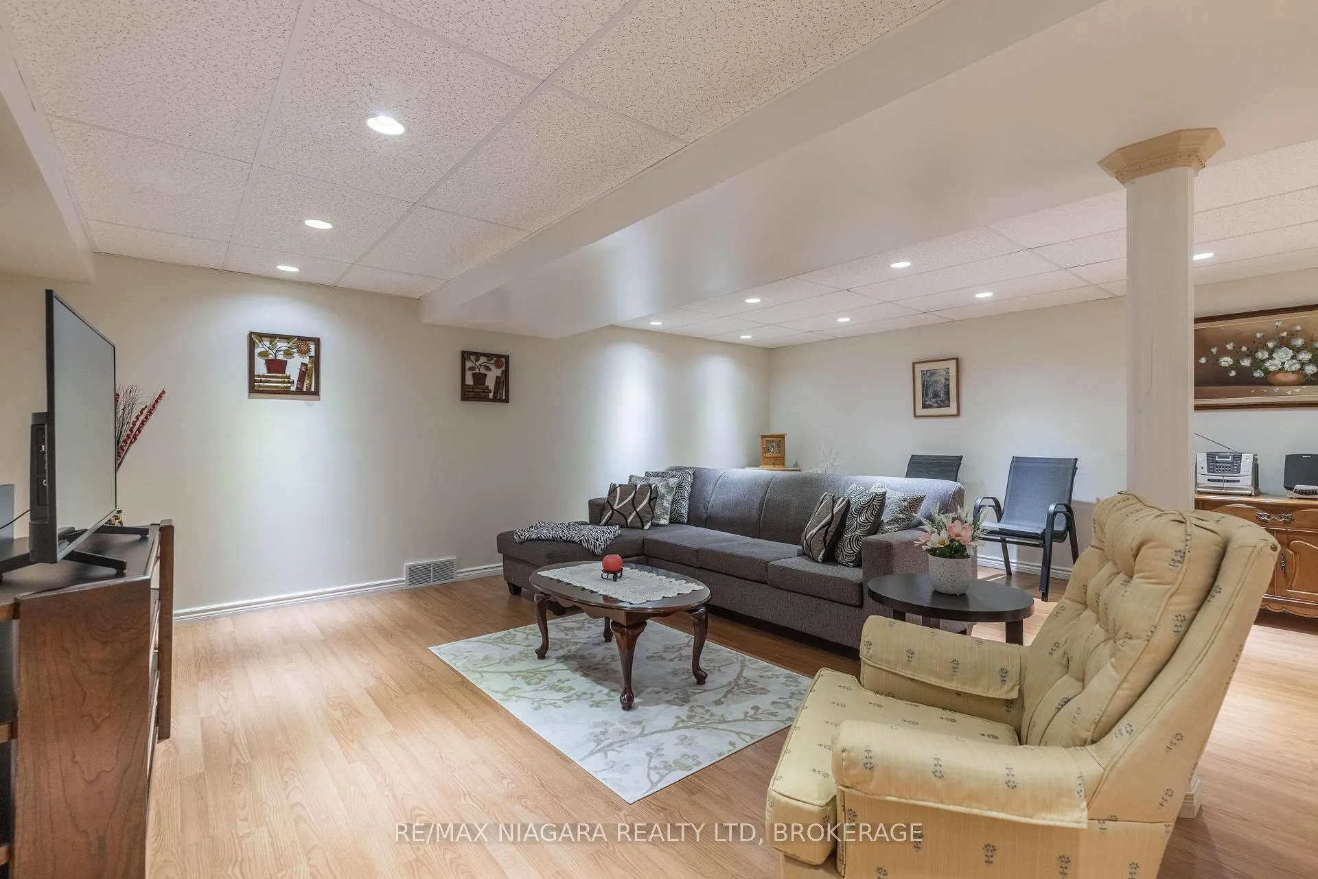 Photo 23 of Unit 13, 8142 Costabile Drive, Niagara Falls, Ascot — HOMEH