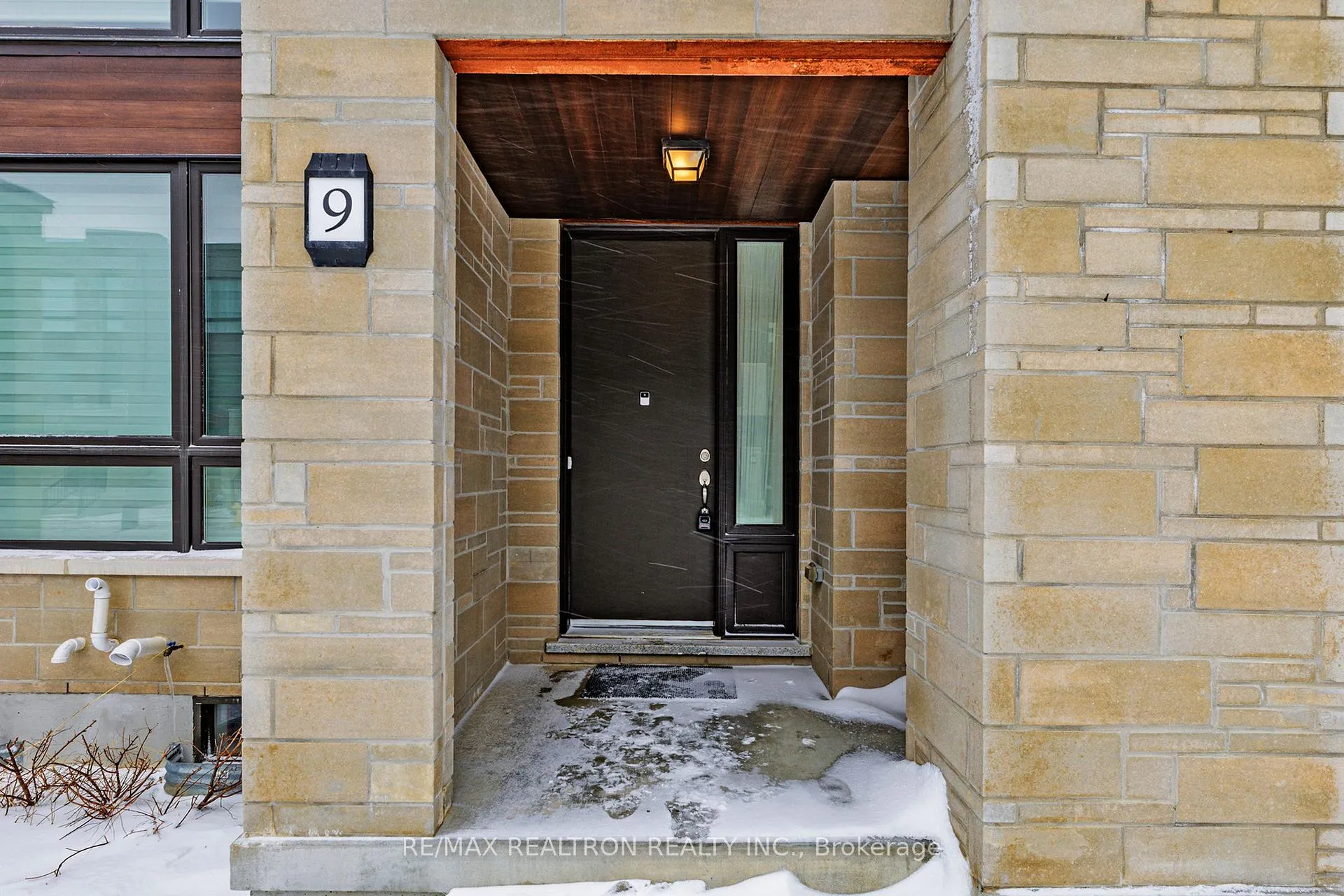 Photo 2 of 9 Breyworth Road, Markham, Victoria Square — HOMEH