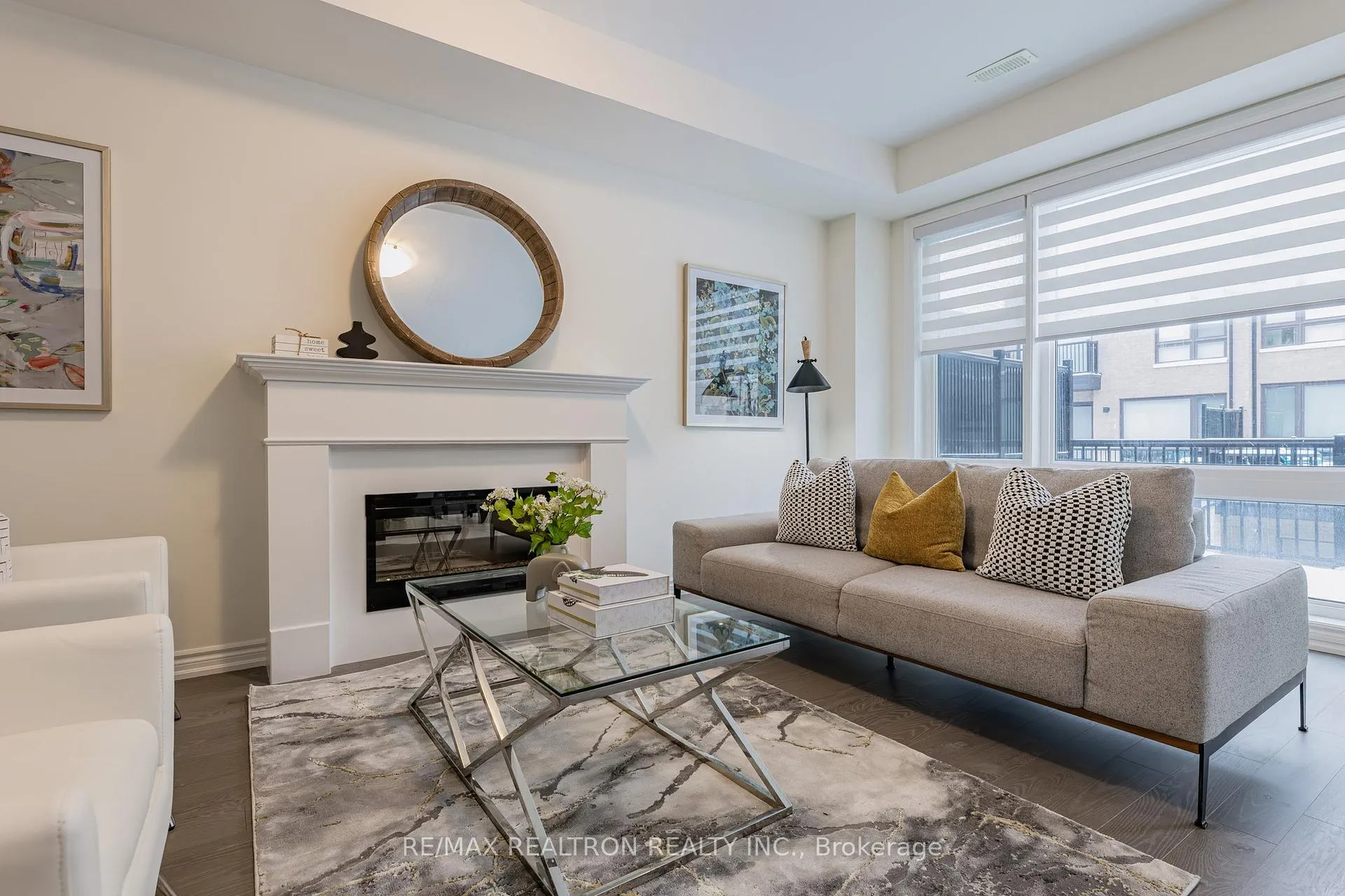 Photo 4 of 9 Breyworth Road, Markham, Victoria Square — HOMEH