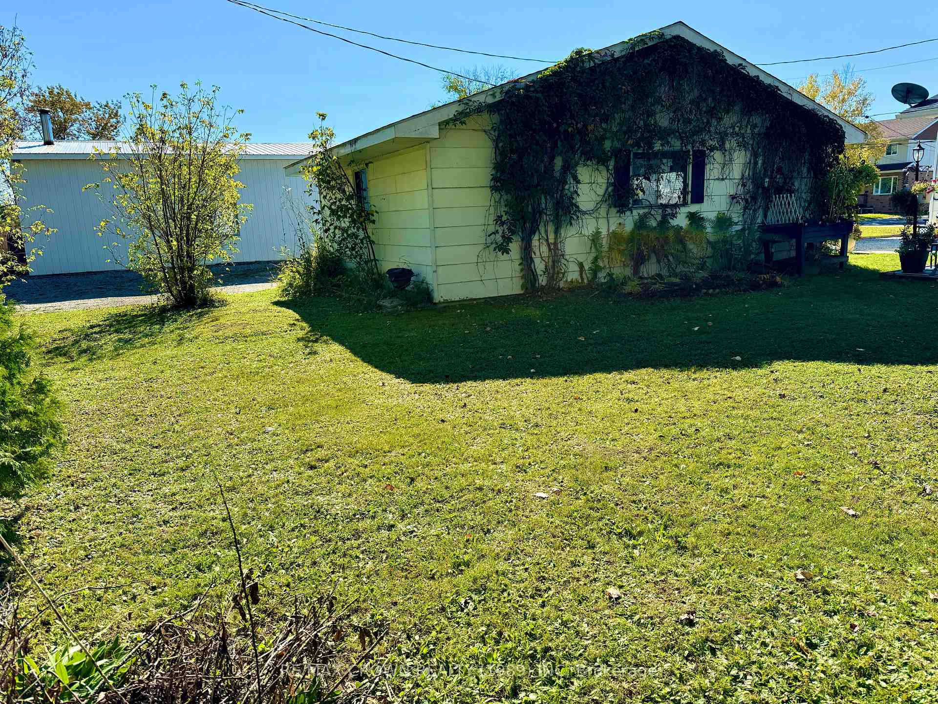 Photo 35 of 11 Niagara Street, Kapuskasing — HOMEH