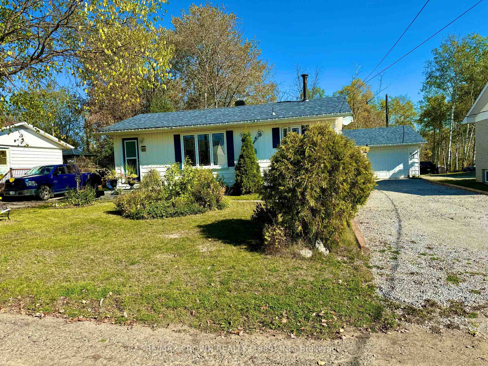 Photo 36 of 11 Niagara Street, Kapuskasing — HOMEH