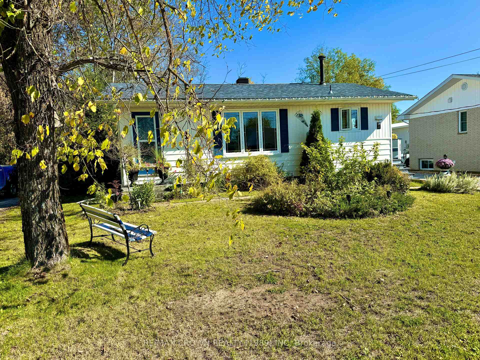 Photo 37 of 11 Niagara Street, Kapuskasing — HOMEH