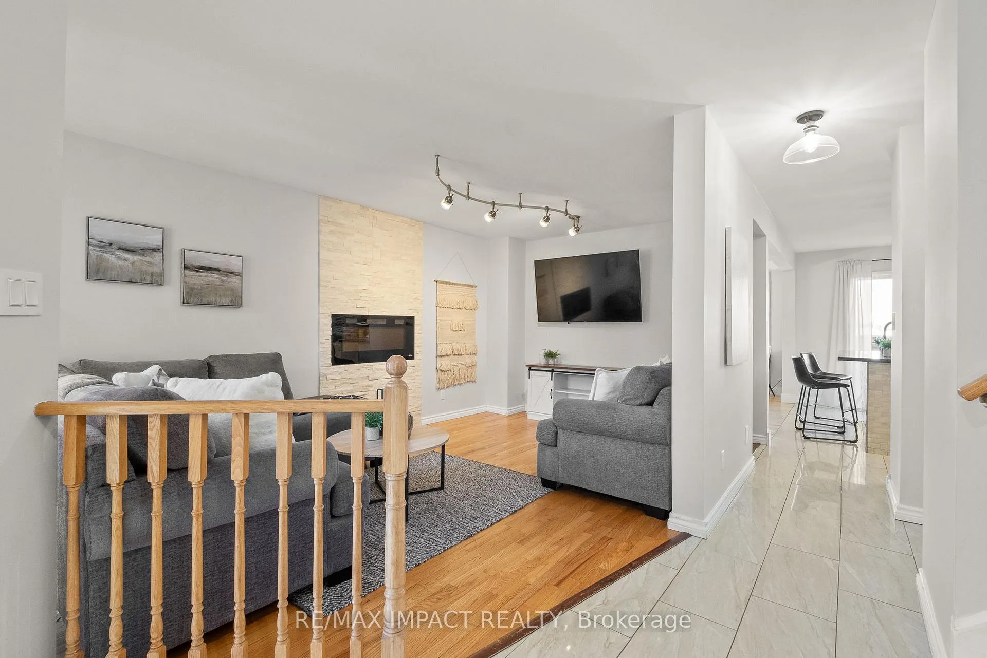 Photo 7 of 1000 Field Court, Cobourg — HOMEH