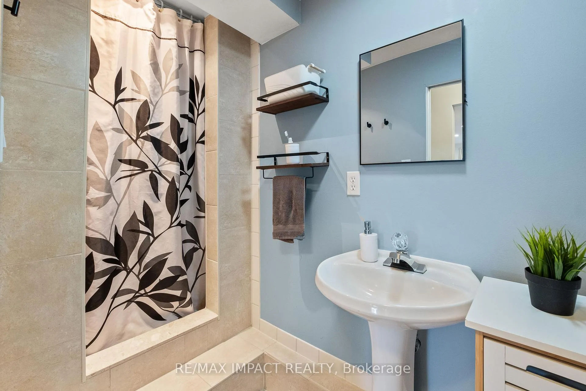 Photo 30 of 1000 Field Court, Cobourg — HOMEH