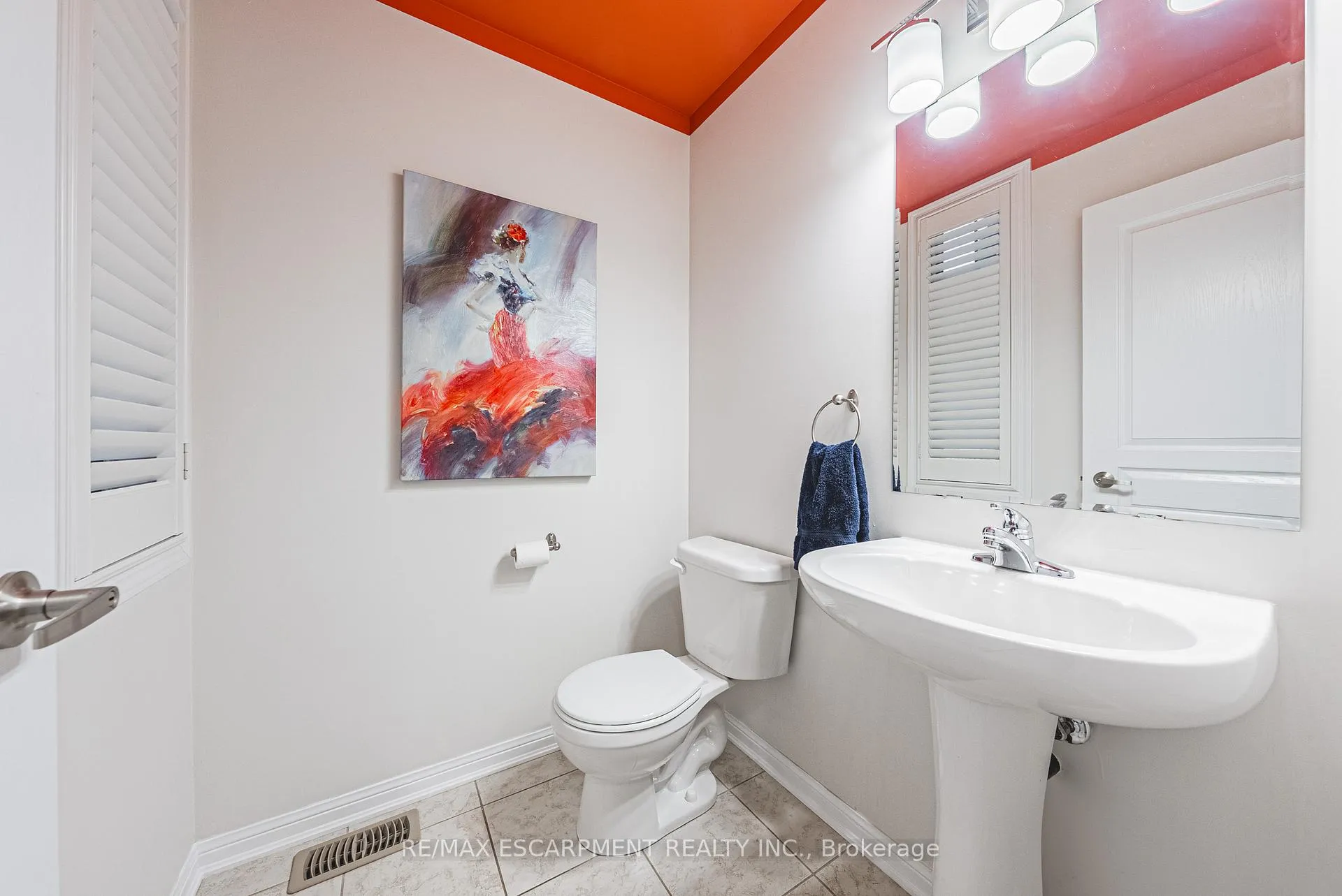 Photo 5 of 85 Peer Court, Hamilton, Meadowlands — HOMEH