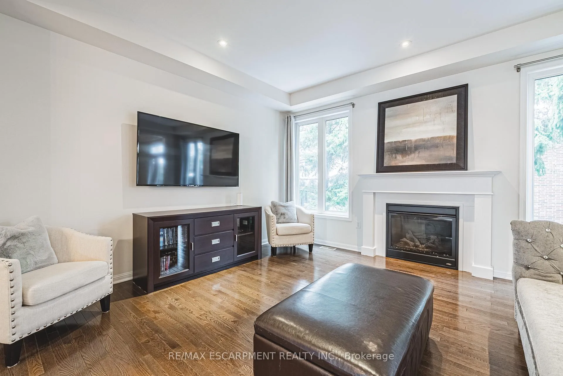 Photo 9 of 85 Peer Court, Hamilton, Meadowlands — HOMEH