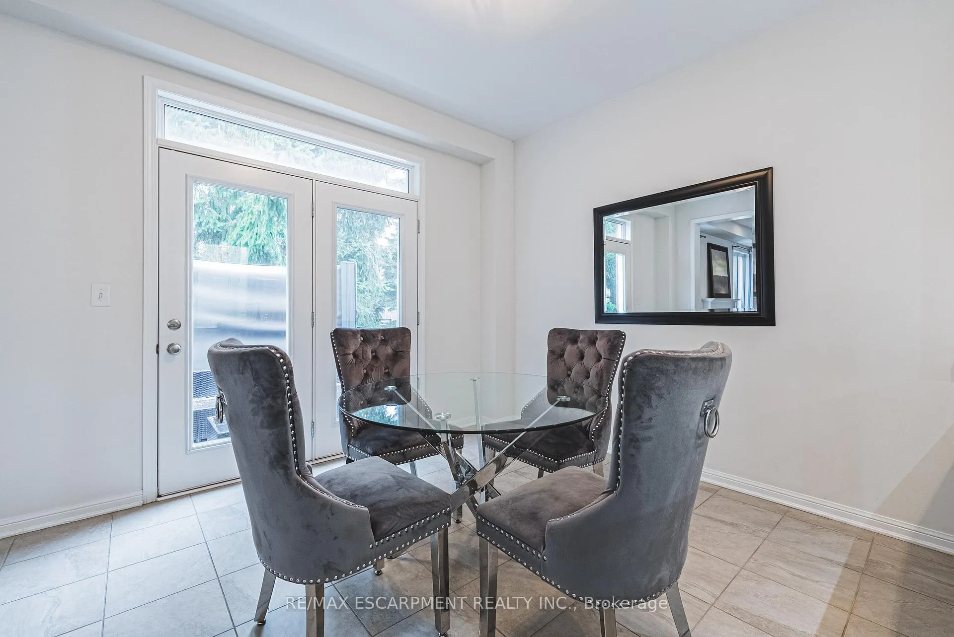 Photo 13 of 85 Peer Court, Hamilton, Meadowlands — HOMEH