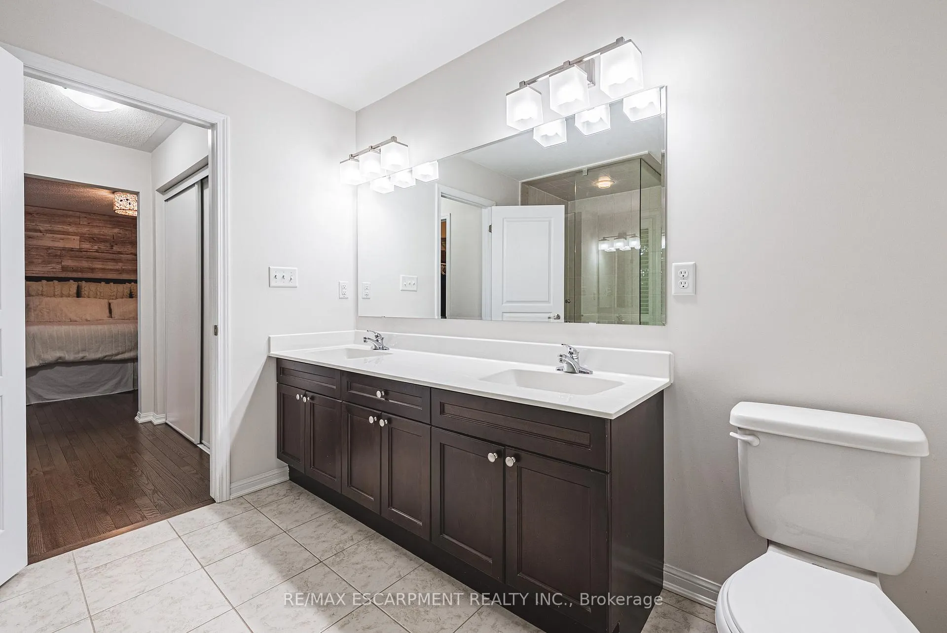 Photo 24 of 85 Peer Court, Hamilton, Meadowlands — HOMEH