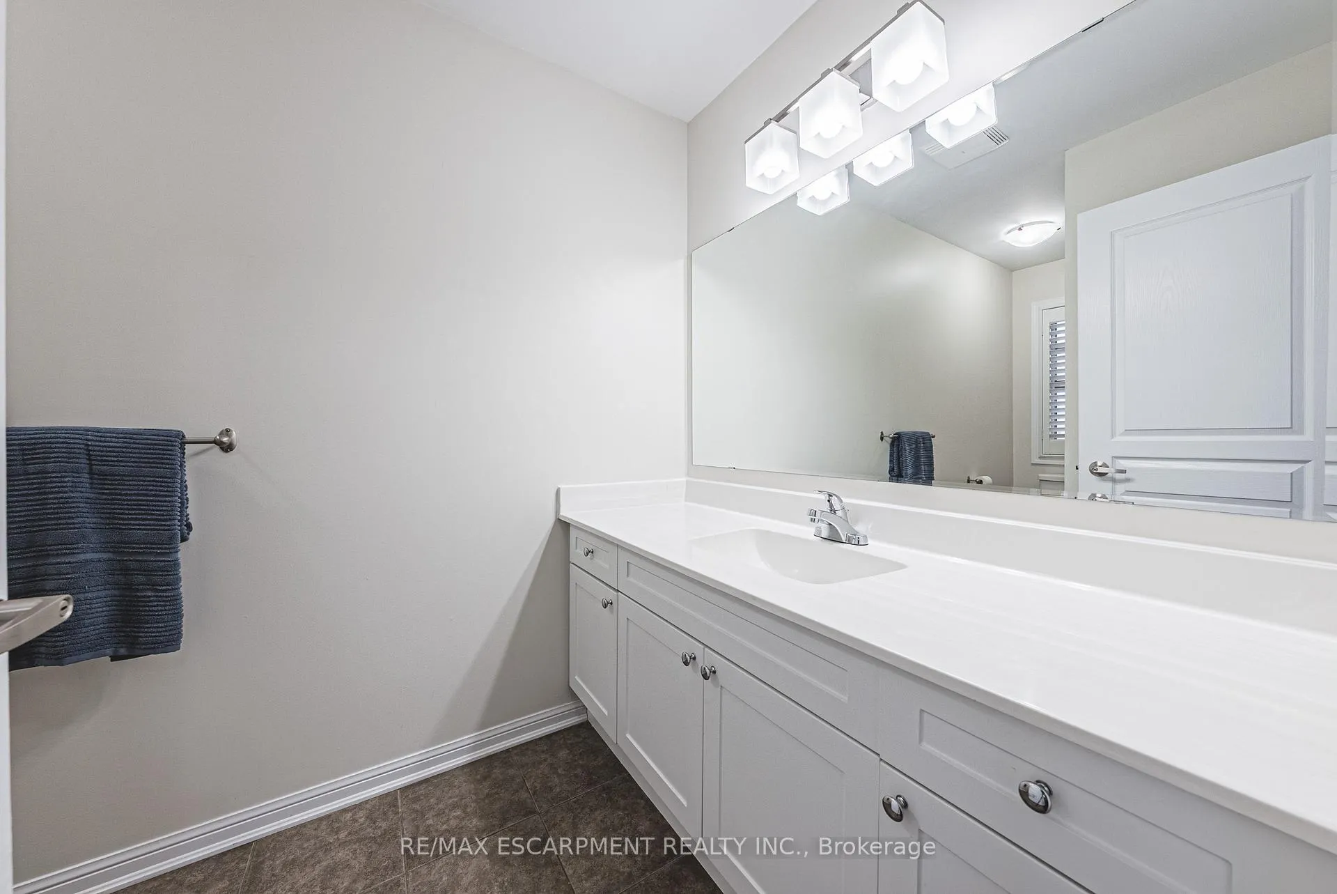 Photo 30 of 85 Peer Court, Hamilton, Meadowlands — HOMEH