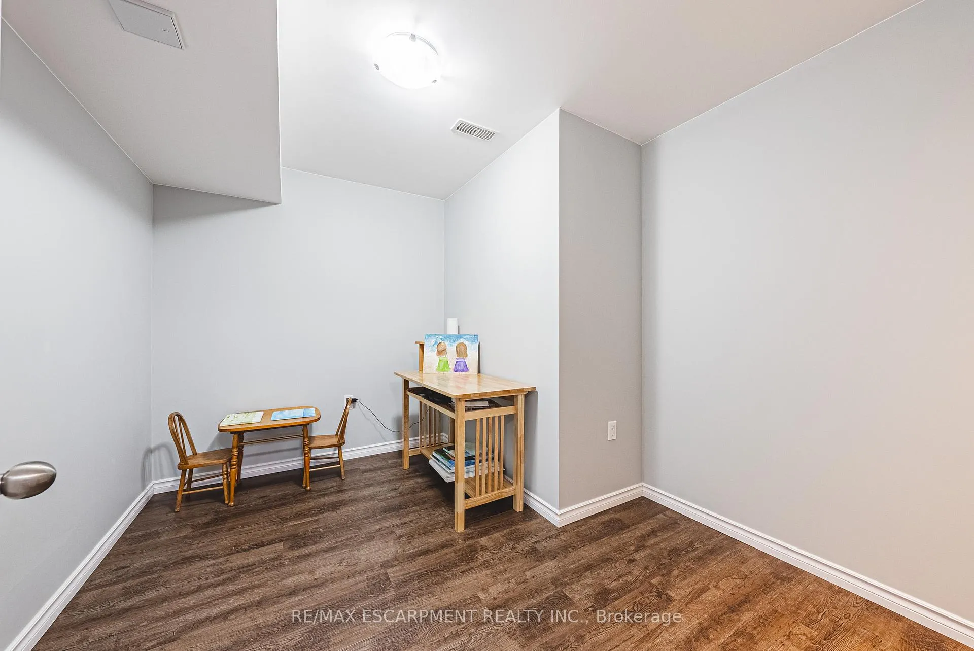 Photo 34 of 85 Peer Court, Hamilton, Meadowlands — HOMEH