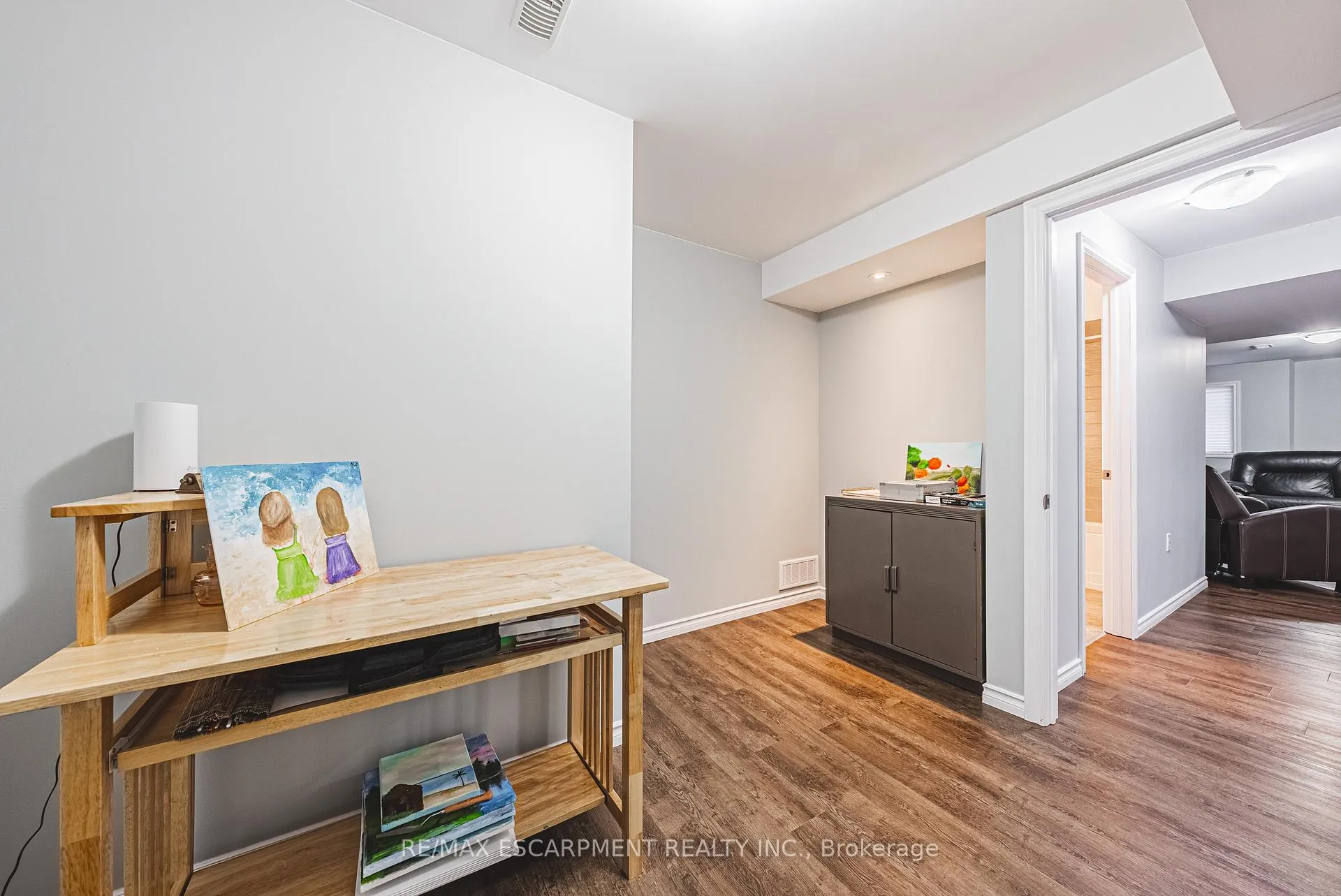 Photo 35 of 85 Peer Court, Hamilton, Meadowlands — HOMEH