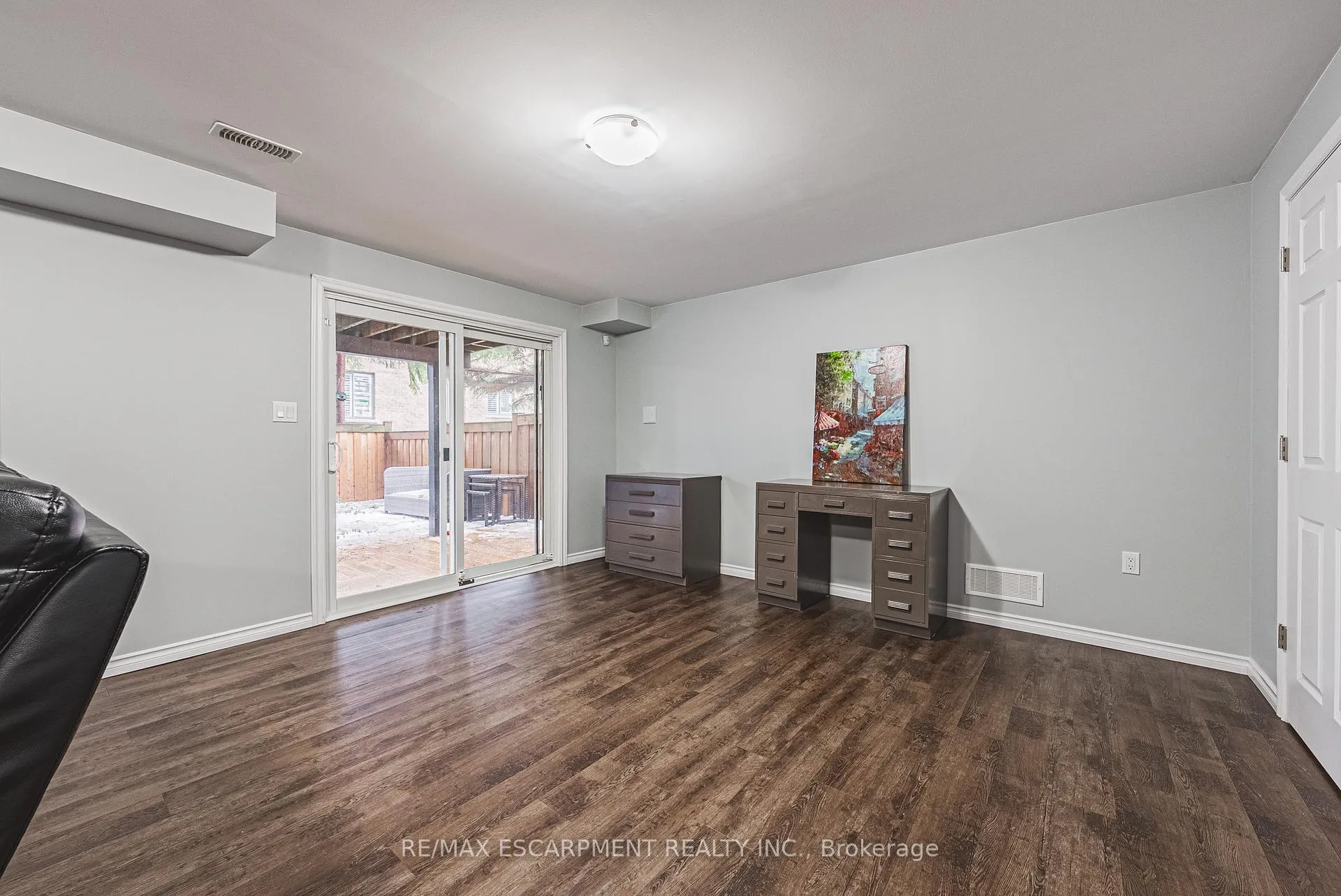 Photo 37 of 85 Peer Court, Hamilton, Meadowlands — HOMEH