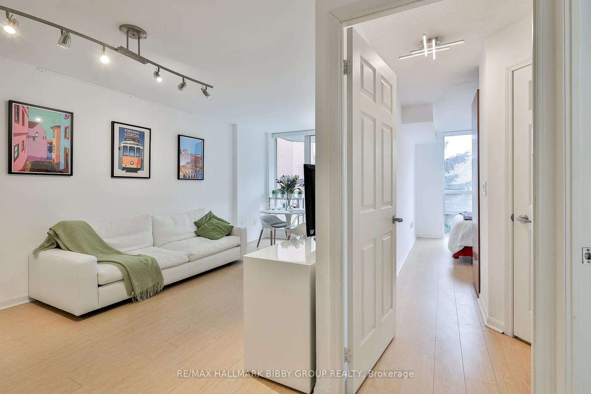 Photo 5 of Unit 409, 330 Adelaide Street E, Toronto, Moss Park — HOMEH