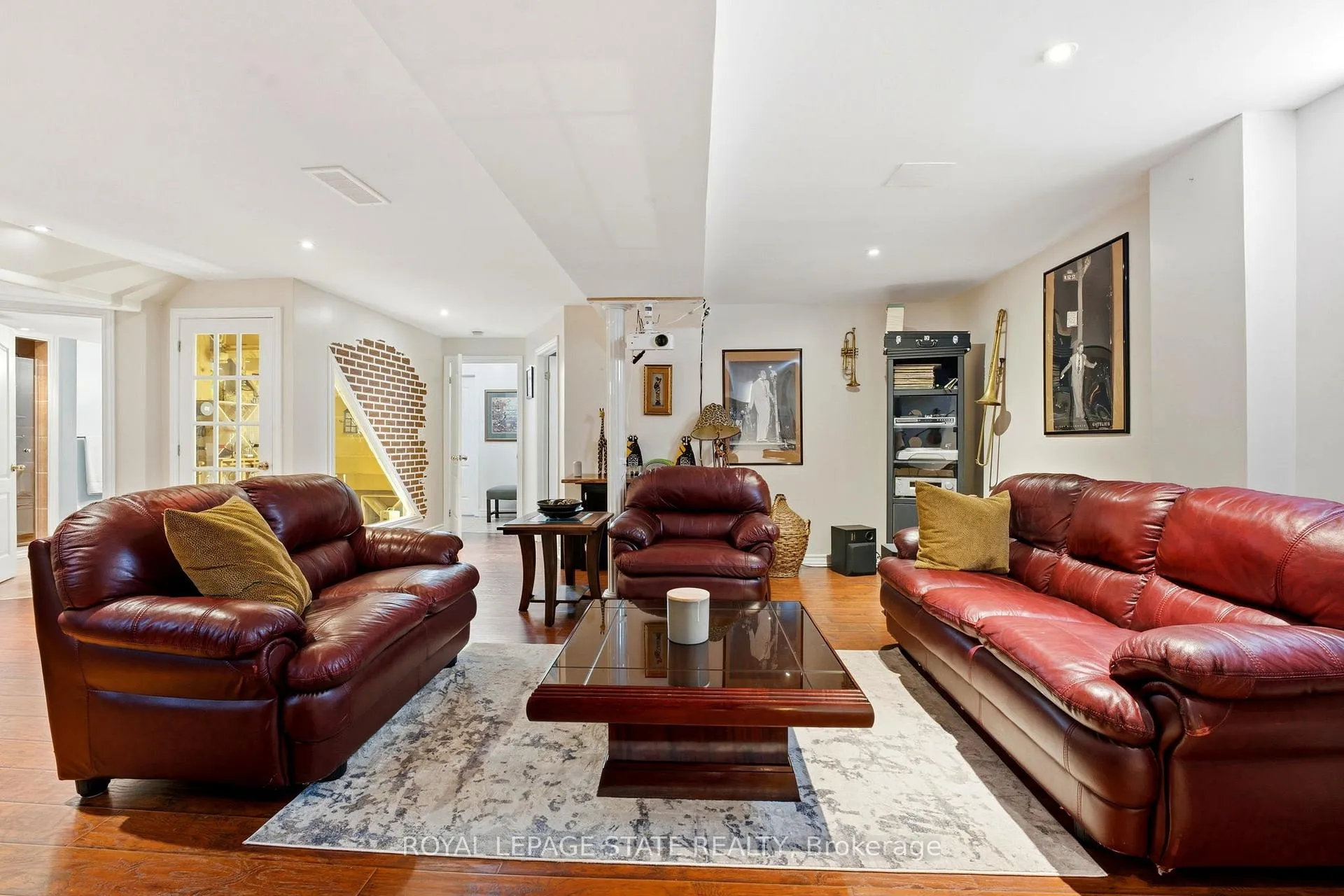 Photo 10 of 64 Griffith Drive, Grimsby, Grimsby East — HOMEH