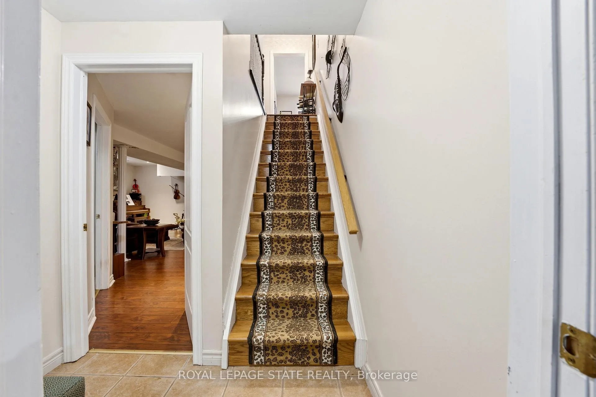Photo 23 of 64 Griffith Drive, Grimsby, Grimsby East — HOMEH