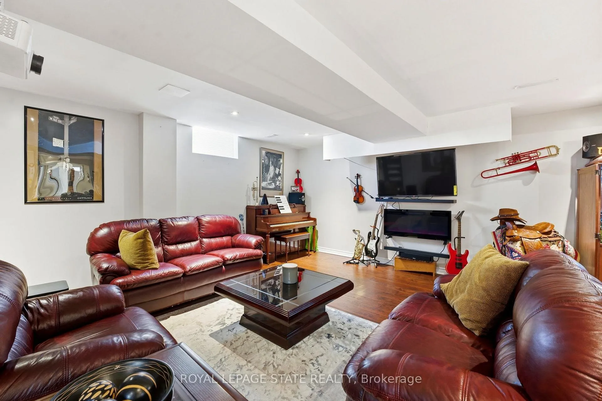 Photo 35 of 64 Griffith Drive, Grimsby, Grimsby East — HOMEH
