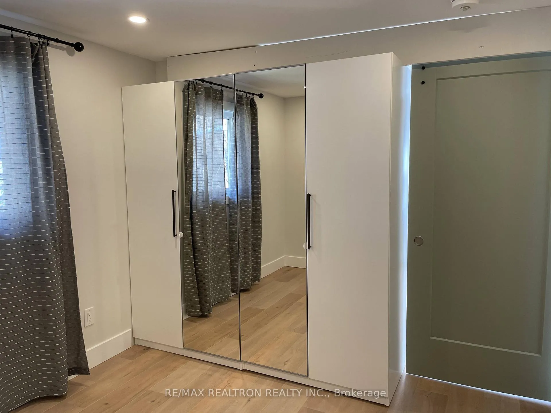 Photo 7 of Unit 3, 82 Gunn Street, Barrie, Wellington — HOMEH
