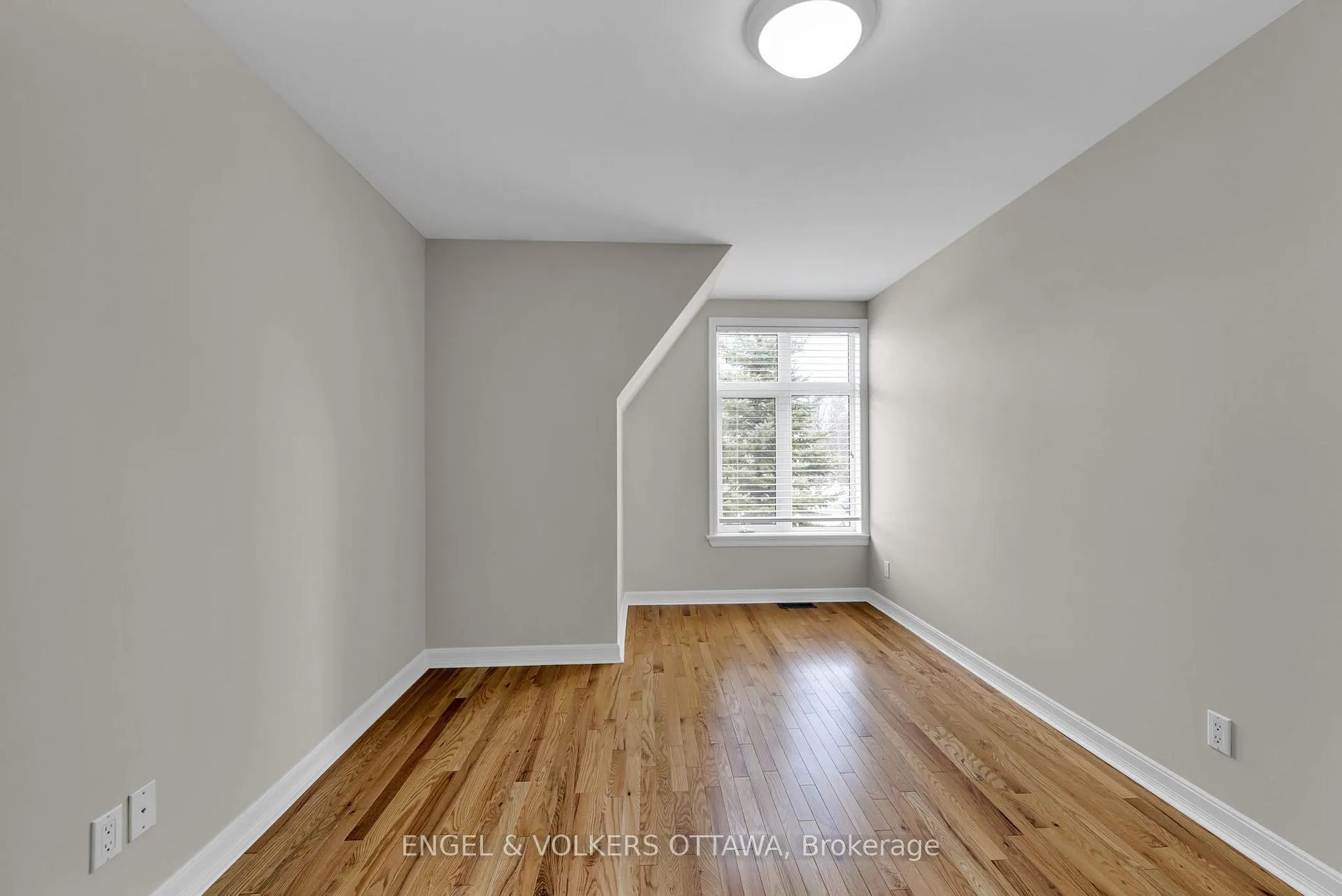 Photo 16 of 145 Manorhill Private, Ottawa, Guildwood Estates - Urbandale Acres — HOMEH