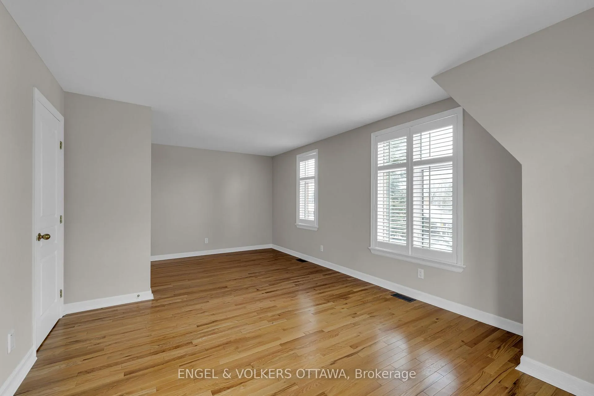 Photo 18 of 145 Manorhill Private, Ottawa, Guildwood Estates - Urbandale Acres — HOMEH
