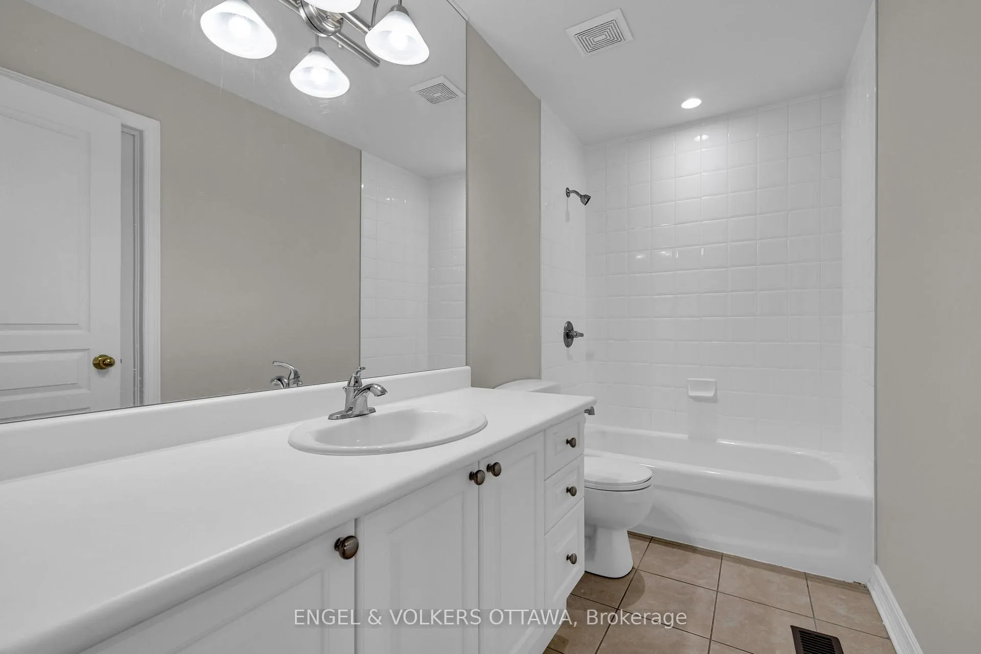 Photo 21 of 145 Manorhill Private, Ottawa, Guildwood Estates - Urbandale Acres — HOMEH