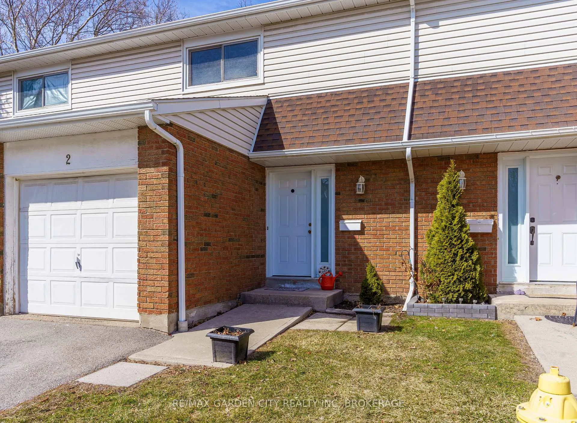 Photo 3 of Unit 2, 286 Cushman Road, St. Catharines, Carlton/Bunting — HOMEH